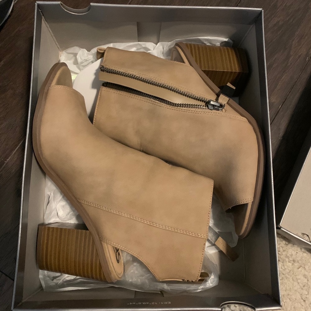Beige booties (Never Worn) size 7